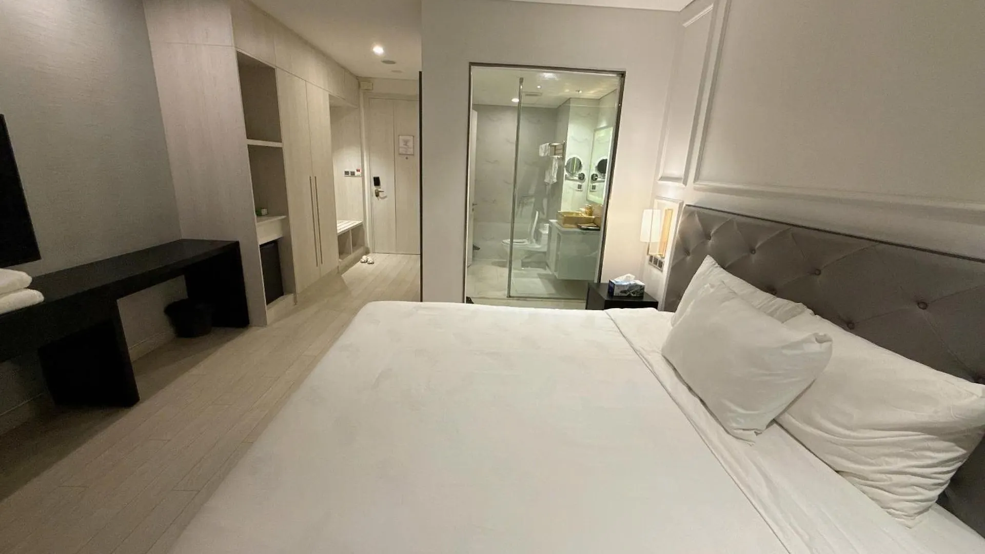 Golden Bay Apartment Ocean View Da Nang