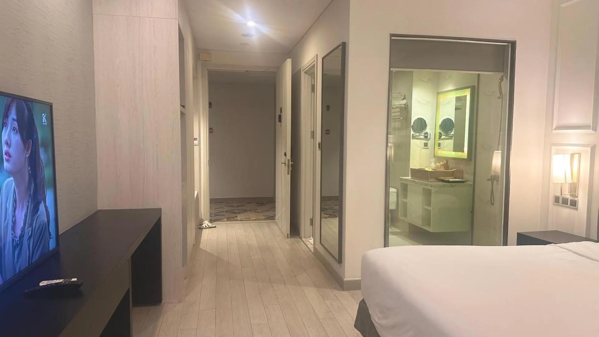 Golden Bay Apartment Ocean View Da Nang