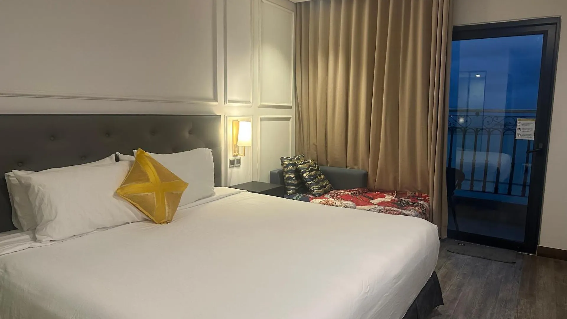 Golden Bay Apartment Ocean View Da Nang Vietnam
